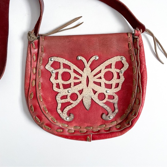 Vintage Distressed Butterfly Red Leather Over the Shoulder Bag - Picture 2 of 6